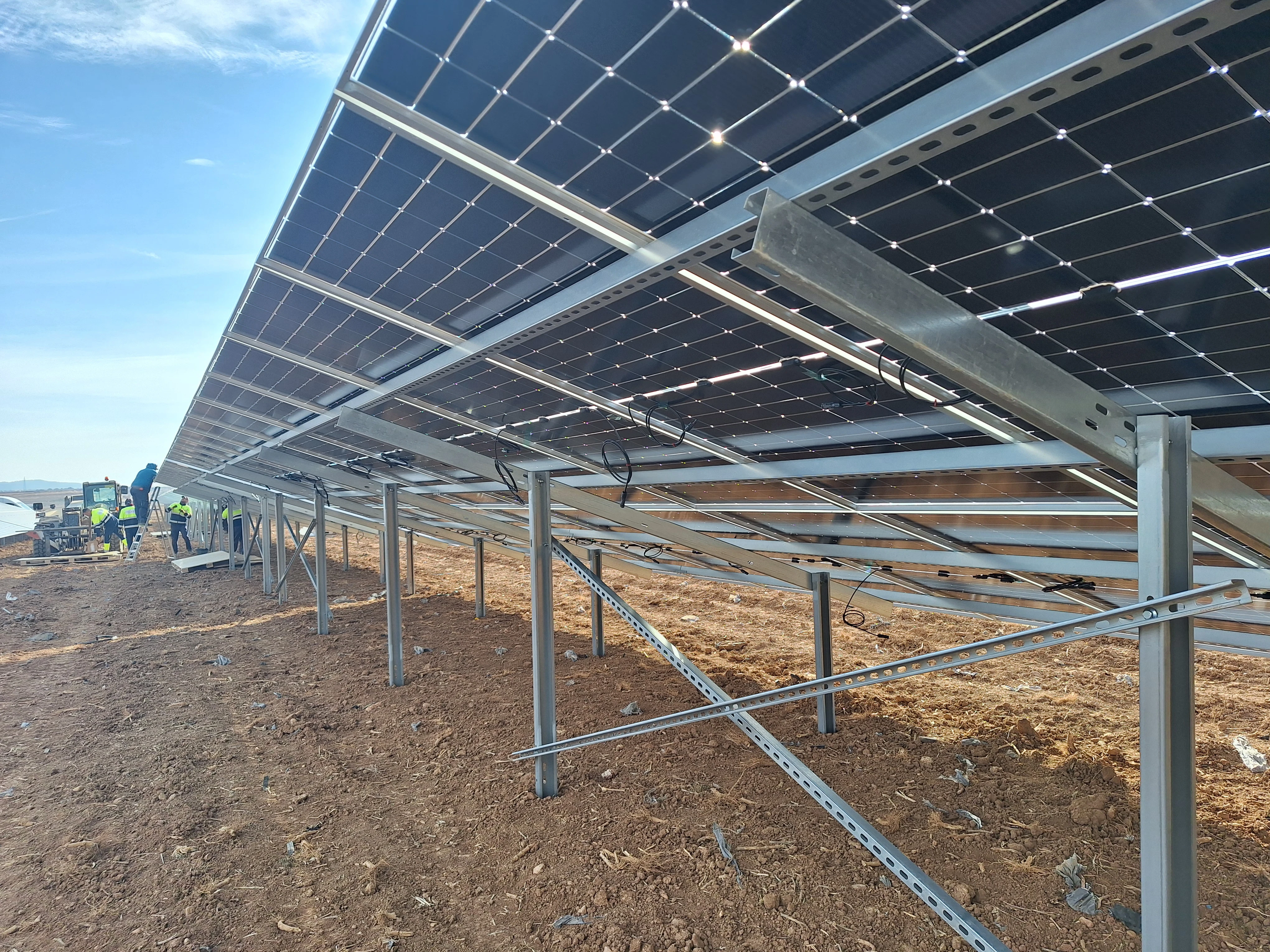 Red de riego modernizada con infraestructuras hidráulicas y sistemas de control